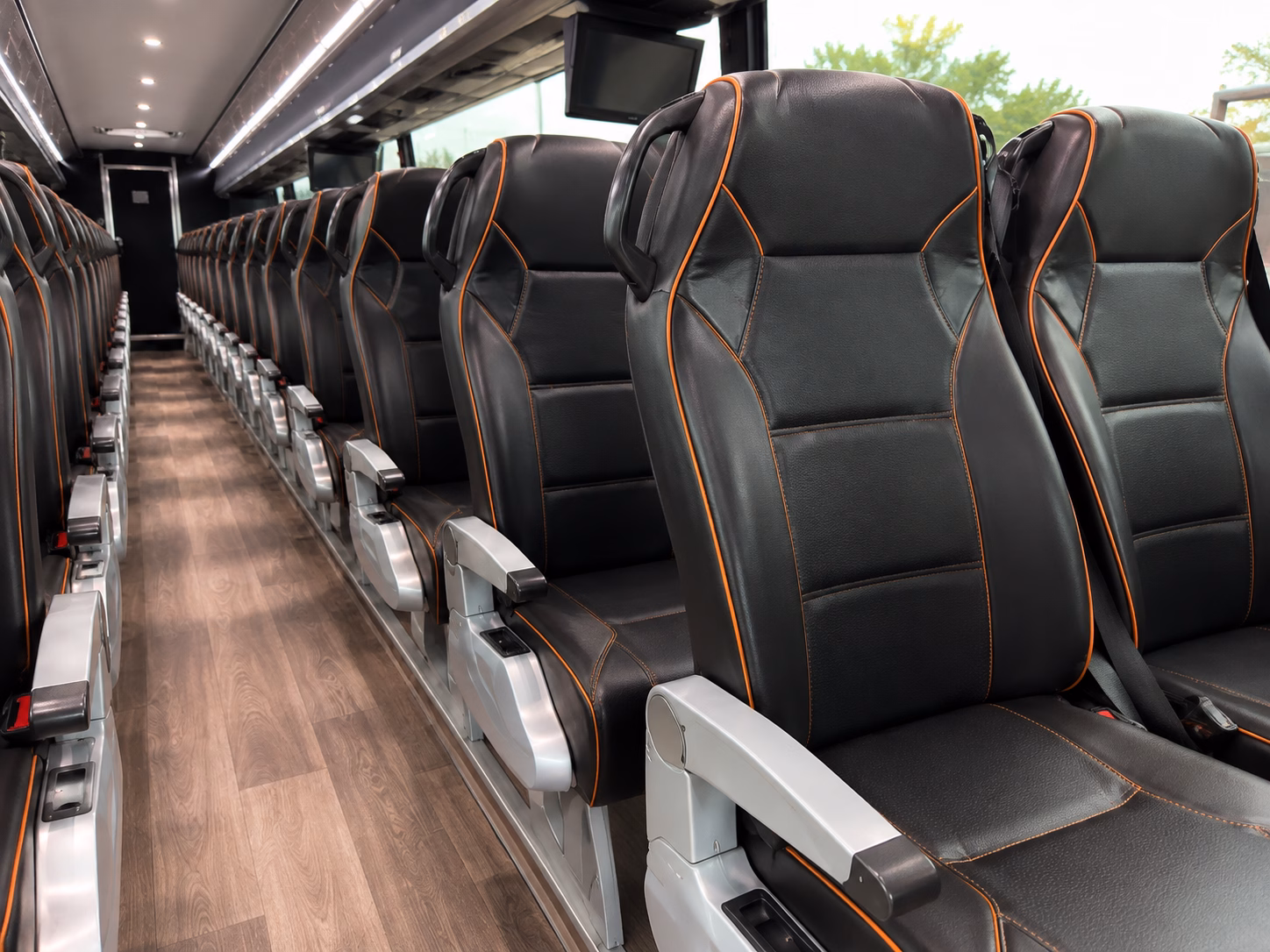 private charter buses for layovers in laredo