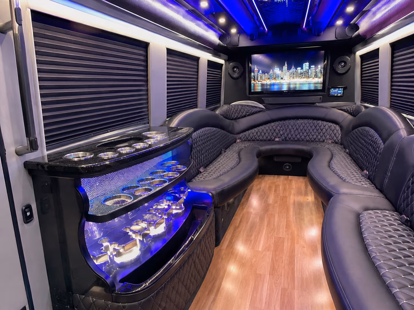 rent a laredo prom party bus or charter bus today